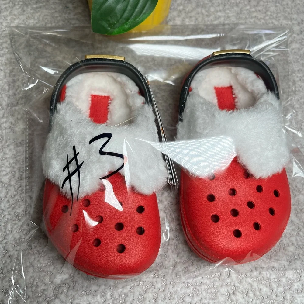 NWT Crocs Kids C8 Classic Lined Holiday Santa Clog Red & White Buckle Back Strap